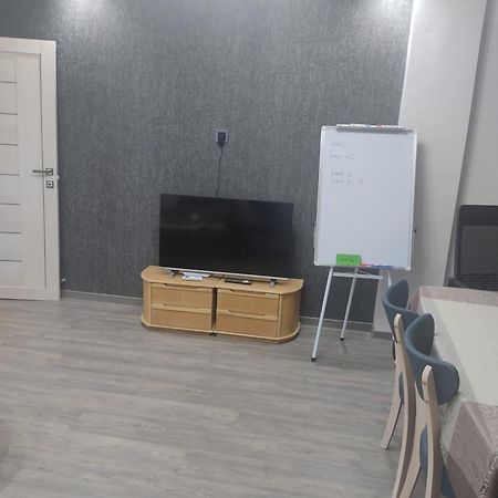 יירבאן Cozy Apartment מראה חיצוני תמונה